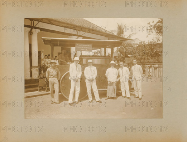 Roller transport, album page, photograph, Album page with a photo of a roller transported from