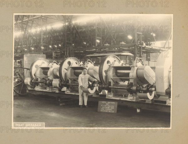 Crêpe Battery, album page, photograph, Album page with a photo of a 'crêpe battery', produced
