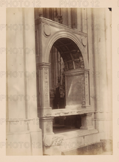 Grave monument in the Dom of Utrecht, photograph, annotation: 'Utrecht', annotation: 'Cathedral in