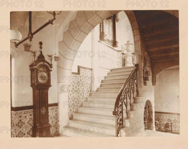 Staircase in the former Groninger Museum, photograph, annotation: 'VI, ZH, Museum Groningen',