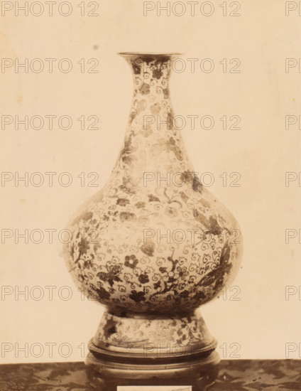 Vase decorated with floral motif and butterflies, photograph, number: '4.', c. 1875 - c. 1900,