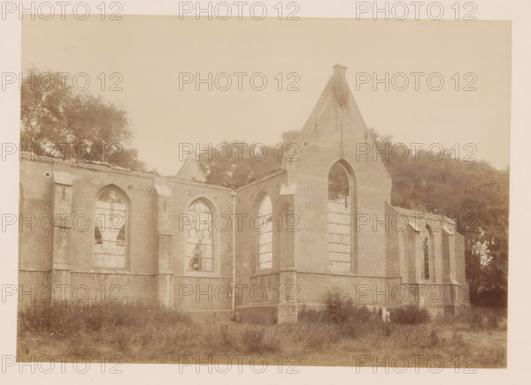 View of the Reformed Church in Middelharnis after the fire, photograph, annotation: 'Middelharnis