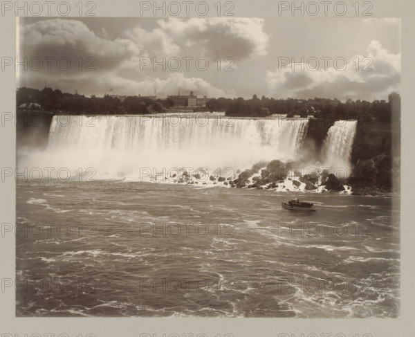 Niagara waterfall, United States, Canada, photograph, Niagara waterfall seen from the front, on the