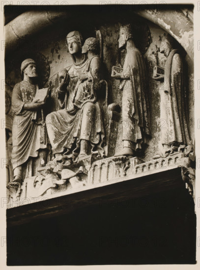 Marienpforte, r. Halfway from the Seite, Detail of the tympanum of the Gnadenpforte in the