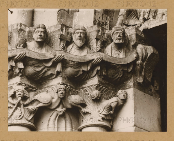 Marienpforte, left. Capital zone Right front, Detail of a capital of the Gnadenpforte in Bamberg