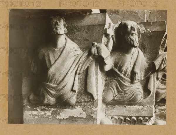 Detail of a capital of the Gnadenpforte in Bamberg Cathedral, Marienpforte, r. Kapitellzone, li vS,