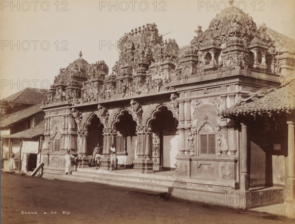 Hindu temple with priests, Colombo, Sri Lanka, photograph, Temple, Ceylon ? (current Sri Lanka).,