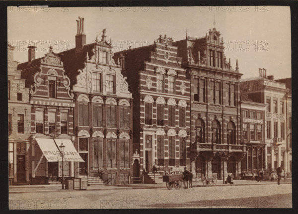 Buildings along the Grote Markt in Groningen, photograph, inscription: 'Groningen', photographer: