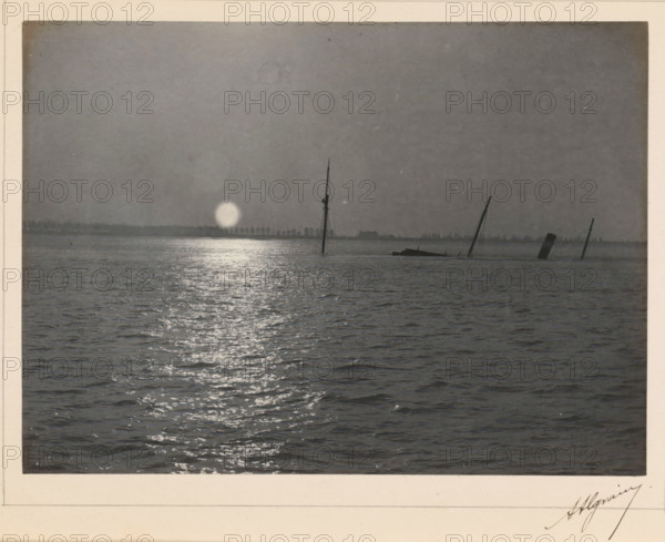 View of a sinking ship with a setting or rising sun, photograph, page, signature: 'Algrain',