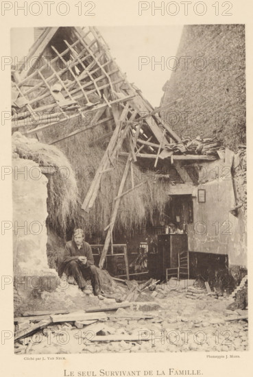 Le seul survivant de la famille, Man in a destroyed house after an explosion of a munitions factory