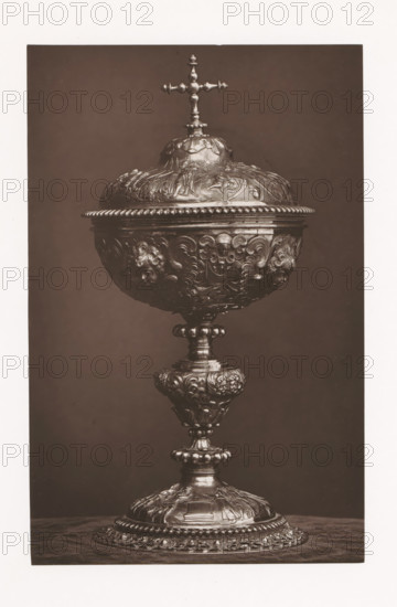 Ciborium of precious metal, installed during the Exposition Rétrospective of 1873 in Tours, France,