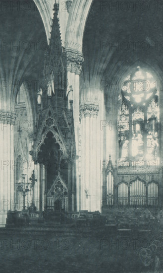 Saint Patricks Cathedral, New York, Altar and lectern in Saint Patrick's Cathedral in New York,