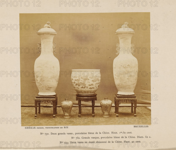 Four Chinese vases and one Chinese kettle, photograph, page, inscription: 'No. 750 Deux grands