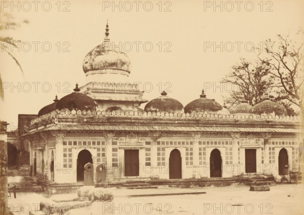 Shah Wuze-U-Deen's Tomb, View of a Shah's tomb in Ahmedabad, photograph, page, number: '116.',
