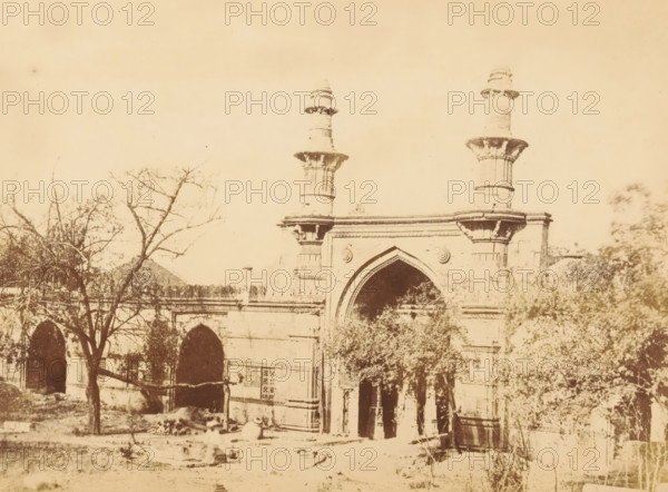 Ahmed Shah's Mosque, View of Ahmed Shah's Mosque in Ahmedabad, photograph, page, number: '2.',