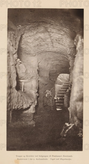 Hallway in the Catacombs of Pontian in Rome, photograph, page, inscription: 'Trappe og Korridor,