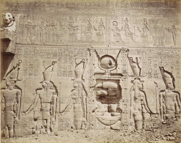 Bas-relief of the temple complex of Dendera, Bas-relief à la partie postériaire du temple Dendérah,