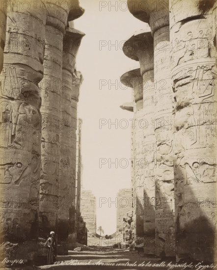 Karnak. Avenue centrale de la salle hypostyle, Egypt, Columns with hieroglyphs of the Great Hall