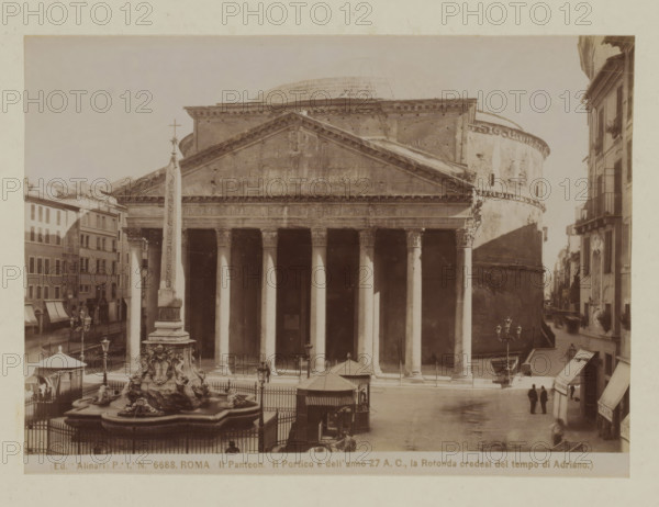 View of the Pantheon and the Macuteo obelisk in Rome, Italy, Il Pantheon. Il Portico e dell' anno