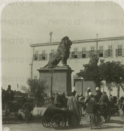 Entrance of Qasr al-Nil Bridge, Cairo, Cairo. Die Brücke von Kasr el Nil, stereograph, number: '6',
