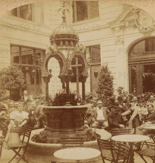 Waiting for their favorite Beverage, Cafe Linden, Berlin, Germany, Warten auf ihr Lieblingsgetränk,