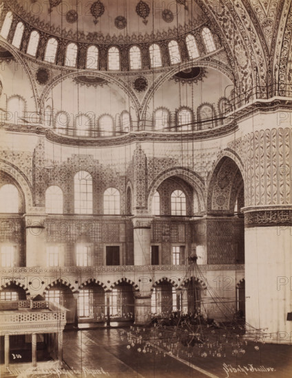 Interior of the Sultan Ahmet Mosque in Istanbul, Intérieur de la Mosquée Ahmed, photograph, number: