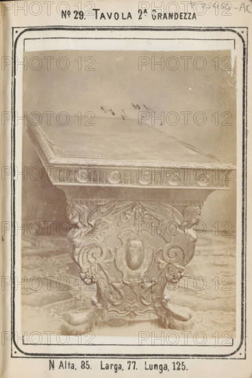 Table with decorated legs, No 29 Tavola, photograph, page, inscription: '2A. Grandezza, N Alta, 85.