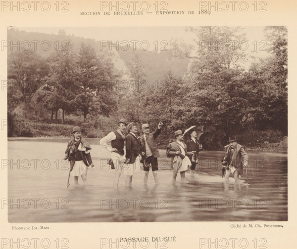 Passage du Gué, Group of men in the river Lesse, page, photomechanical print, inscription: 'Section