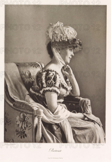 Portrait, Portrait of an unknown woman with a hat in a chair, page, photomechanical print,