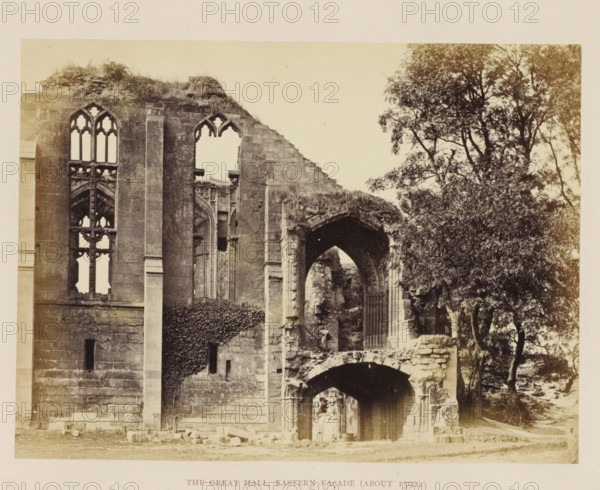 The great Hall, eastern façade (about 1392), View of the ruin of the façade of the hall of