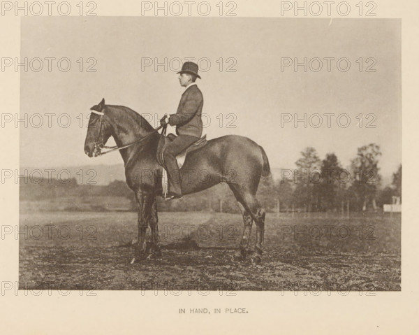 In hand, in place, Man on a horse, page, photomechanical print, cliché maker: Römmler & Jonas,