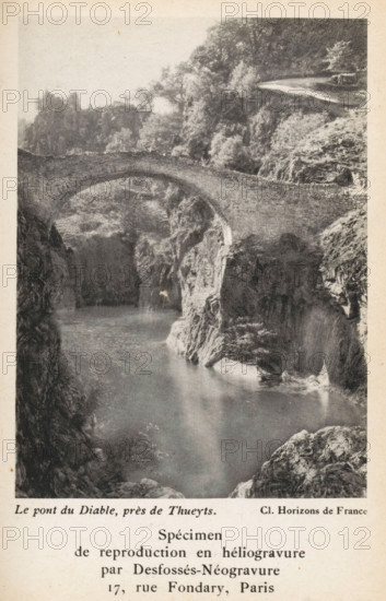 Le pont du Diable, près de Thueyts, View of the Pont du Diable near Thueyts, page, photomechanical