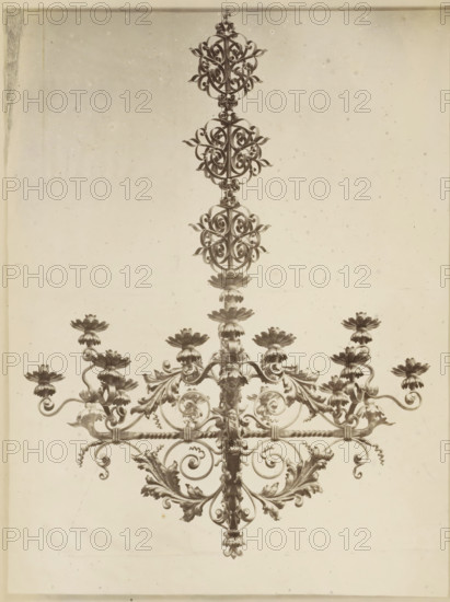 Chandelier decorated with leaf motifs, Luster en fer forgé et repoussé, photograph, page, name: