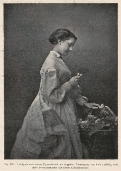 Portrait of a woman picking flowers, page, photomechanical print, inscription: 'Autotypie nach