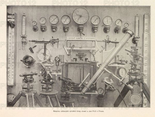 Skupina nekterých výrobku firmy Josef a Jan Fric v Praze, Telescopes and meters of Josef and Jan