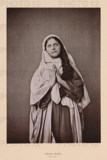 Virgin Mary (Rosa Lang), page, photomechanical print, inscription: 'Gemeinde Oberammergau