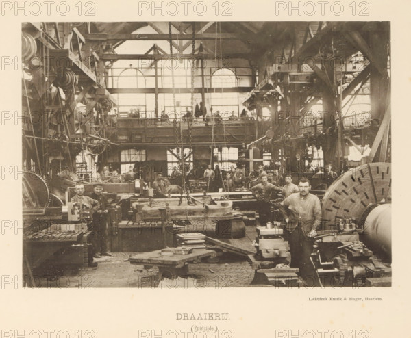 Turning shop. (South side), Interior with employees of the machine factory of Gebroeders Stork &