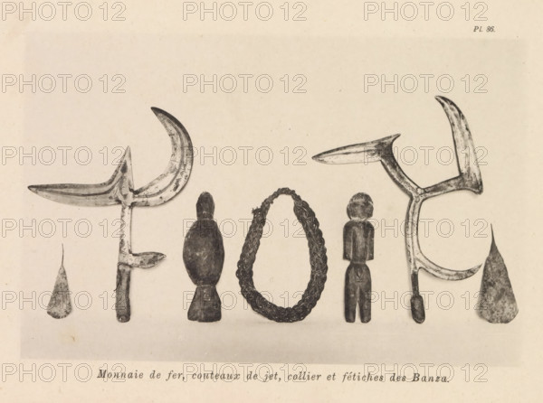 Money, throwing knives, necklace and fetishes of the Banza, a necklace and idols of the Banza