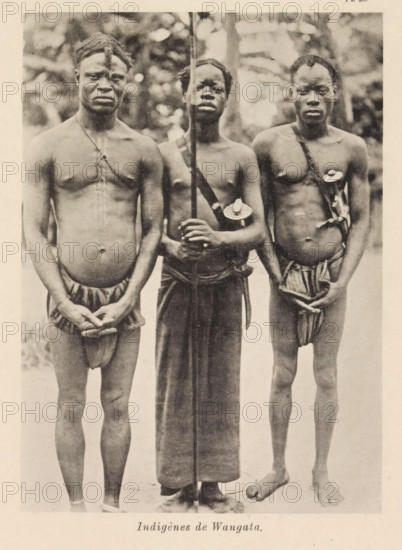 Indigènes de Wangata, Portrait of three men at Wangata, page, photomechanical print, number: 'Pl.