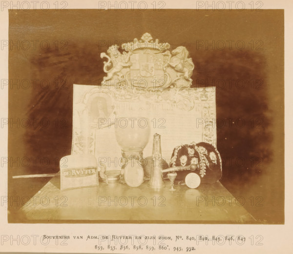 Collection of souvenirs of Admiral Michiel de Ruyter and his son, Souvenirs van Adm. de Ruyter en