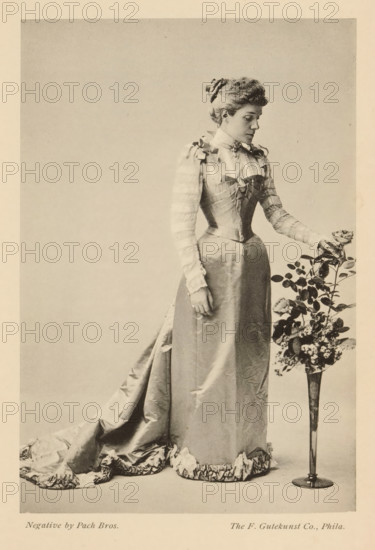 The infanta Eulalia, page, photomechanical print, photographer: GW Pach, cliché maker: Gutekunst &