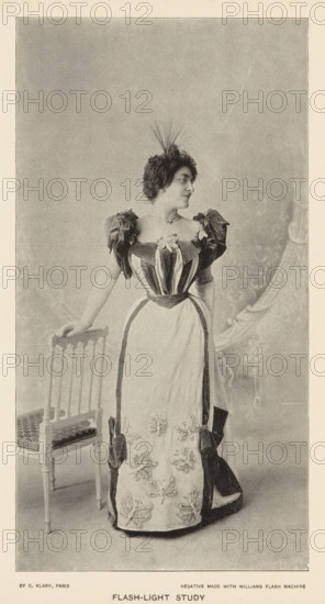 Flash-light study, page, photomechanical print, photographer: Charles Louis Klary, Paris, cliché