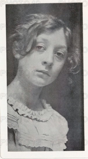Portrait of an unknown girl, page, photomechanical print, photographer: Ed. Hannon, Brussels,