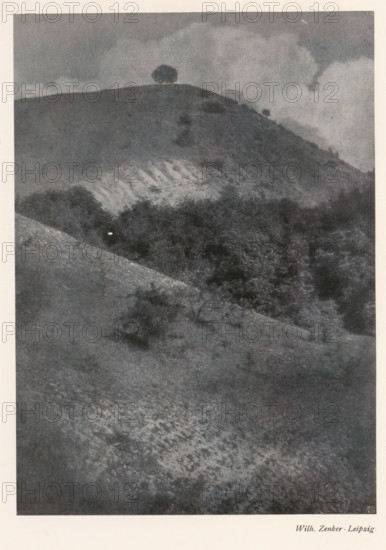 Hilly landscape, page, photomechanical print, photographer: Wilh. Zenker, cliché maker: Meisenbach,