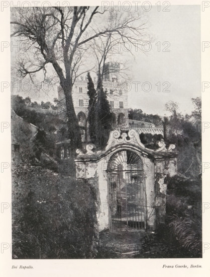 Bei Rapallo, View of a villa on a hill, near the town of Rapallo, page, photomechanical print,