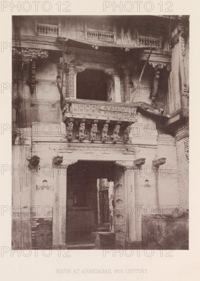 Façade of a house in Ahmedabad, Gujarat, India, page, photomechanical print, number: 'I.', title: