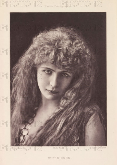 Melle Bignon, Portrait of Louise Bignon, page, photomechanical print, photographer: Félix Nadar,