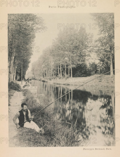 Aulnay-Les-Bois, Fisherman in Aulnay-sous-Bois, page, photomechanical print, photographer: