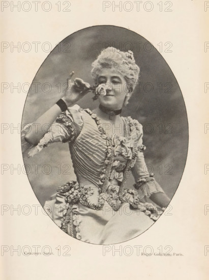 Portrait of an unknown woman, page, photomechanical print, monogram: 'AG ph.', inscription: 'Phot.
