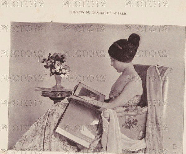 Liseuse, Portrait of an unknown woman reading, page, photomechanical print, monogram: 'AG ph.',